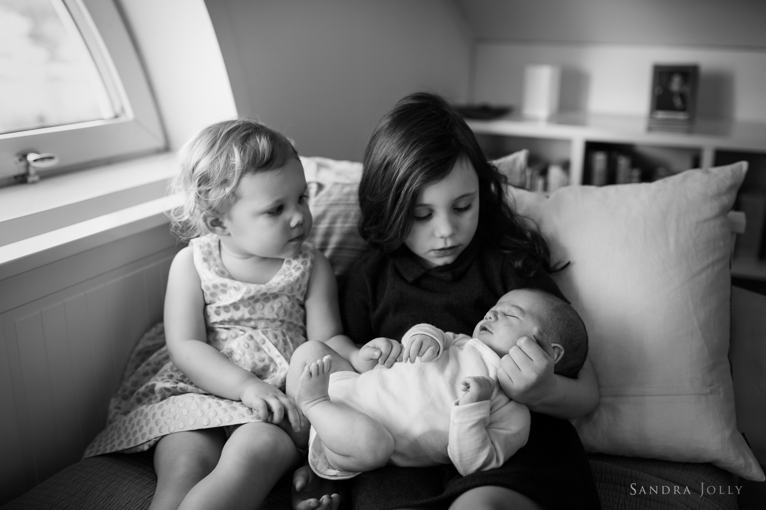 portrait-of-sisters-at-home-by-family-photographer-sandra-jolly.jpg