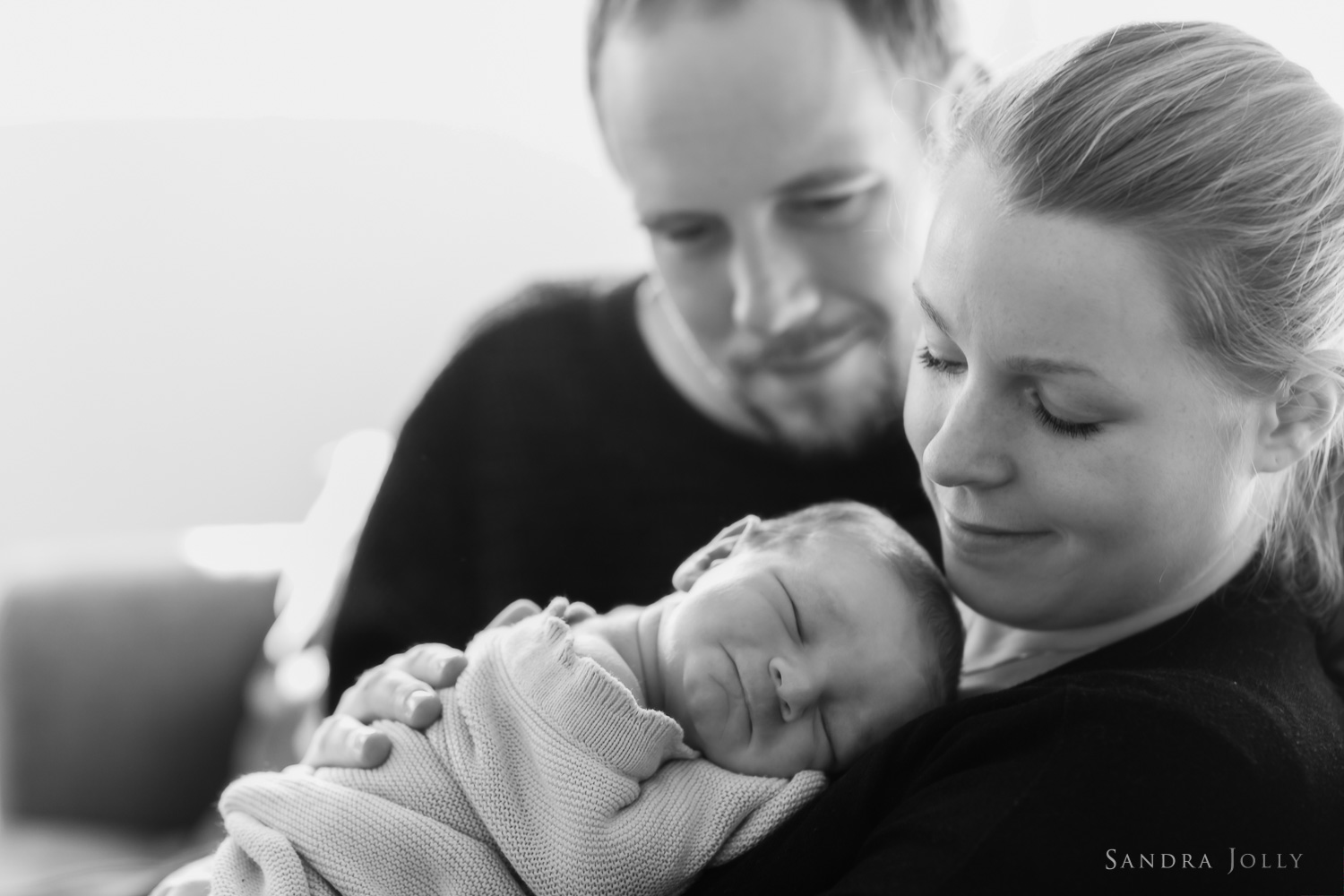 Black-and-white-baby-portrait-by-Stockholm-family-photographer-Sandra-Jolly.jpg