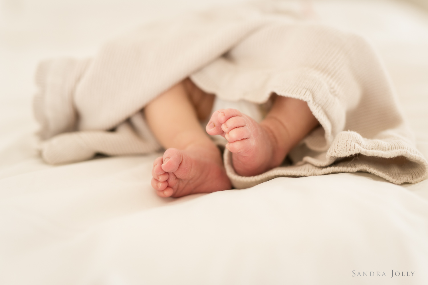 Lifestyle-baby-photo-shoot-in-Stockholm-by-Sandra-Jolly.jpg