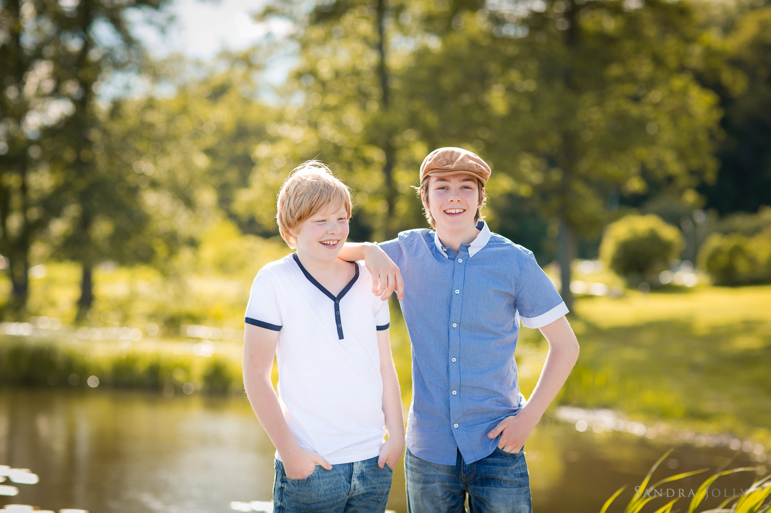 teenage-brothers-photo-session-at-Rosersbergs-Slott.jpg