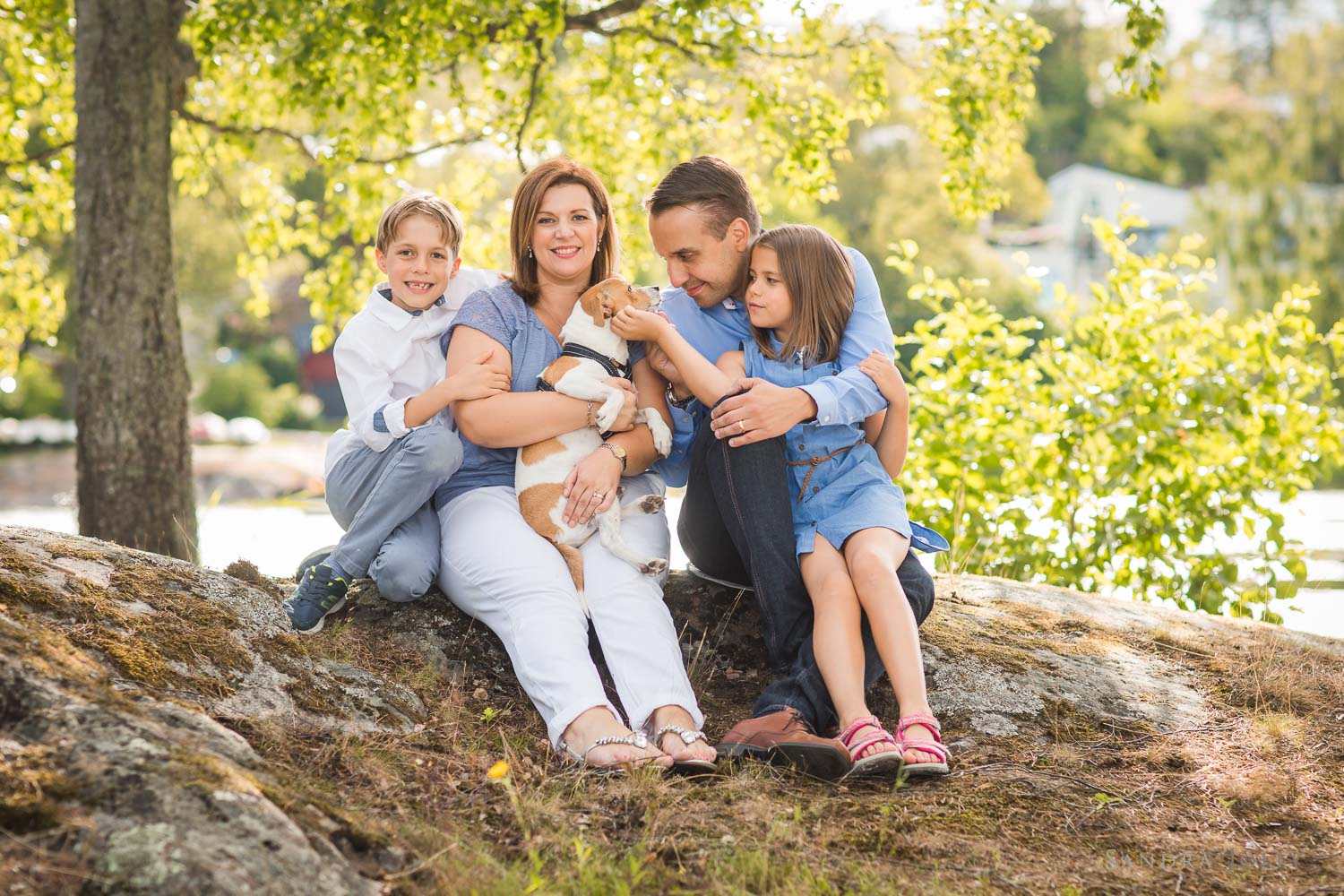 family-and-dog-photo-session-by-stockholm-family-photographer-sandra-jolly.jpg