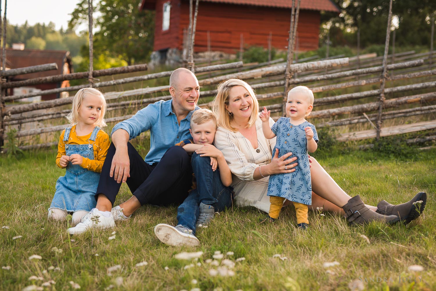 family-summer-photo-session-stockholm-by-bra-familjefotograf-sandra-jolly.jpg