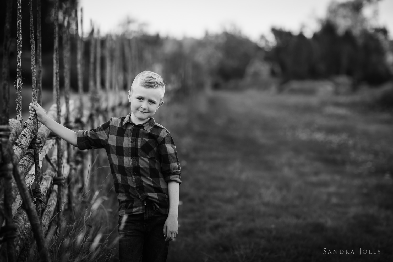 portrait-of-young-boy-by-bra-barnfotograf-stockholm-sandra-jolly.jpg