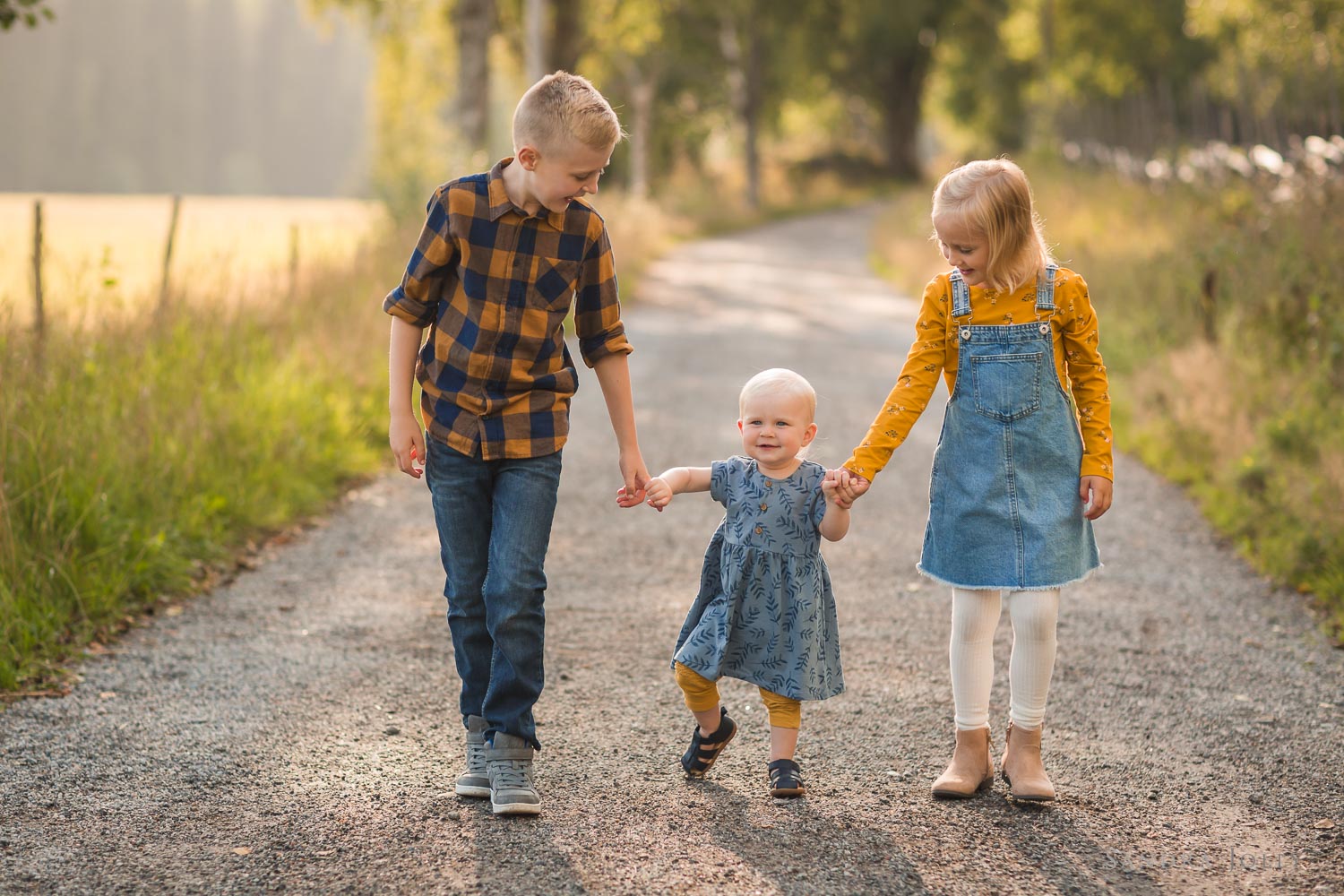 sibling-photo-session-in-stockholm-by-barnfotoraf-sandra-jolly.jpg