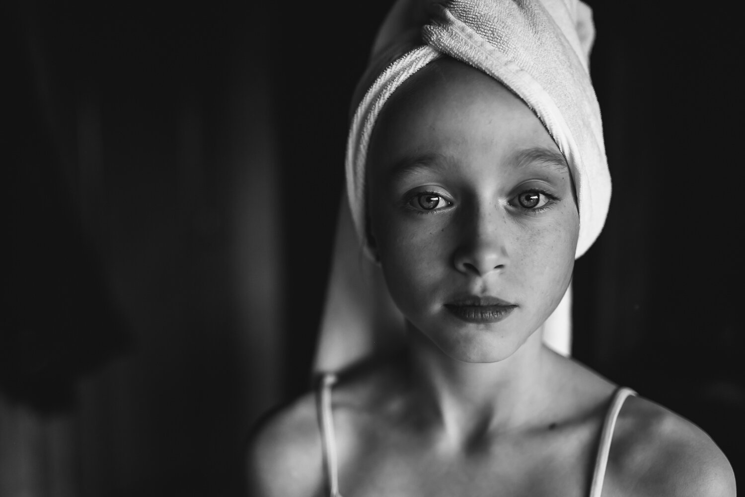black-and-white-child-portraiture-stockholm.jpg