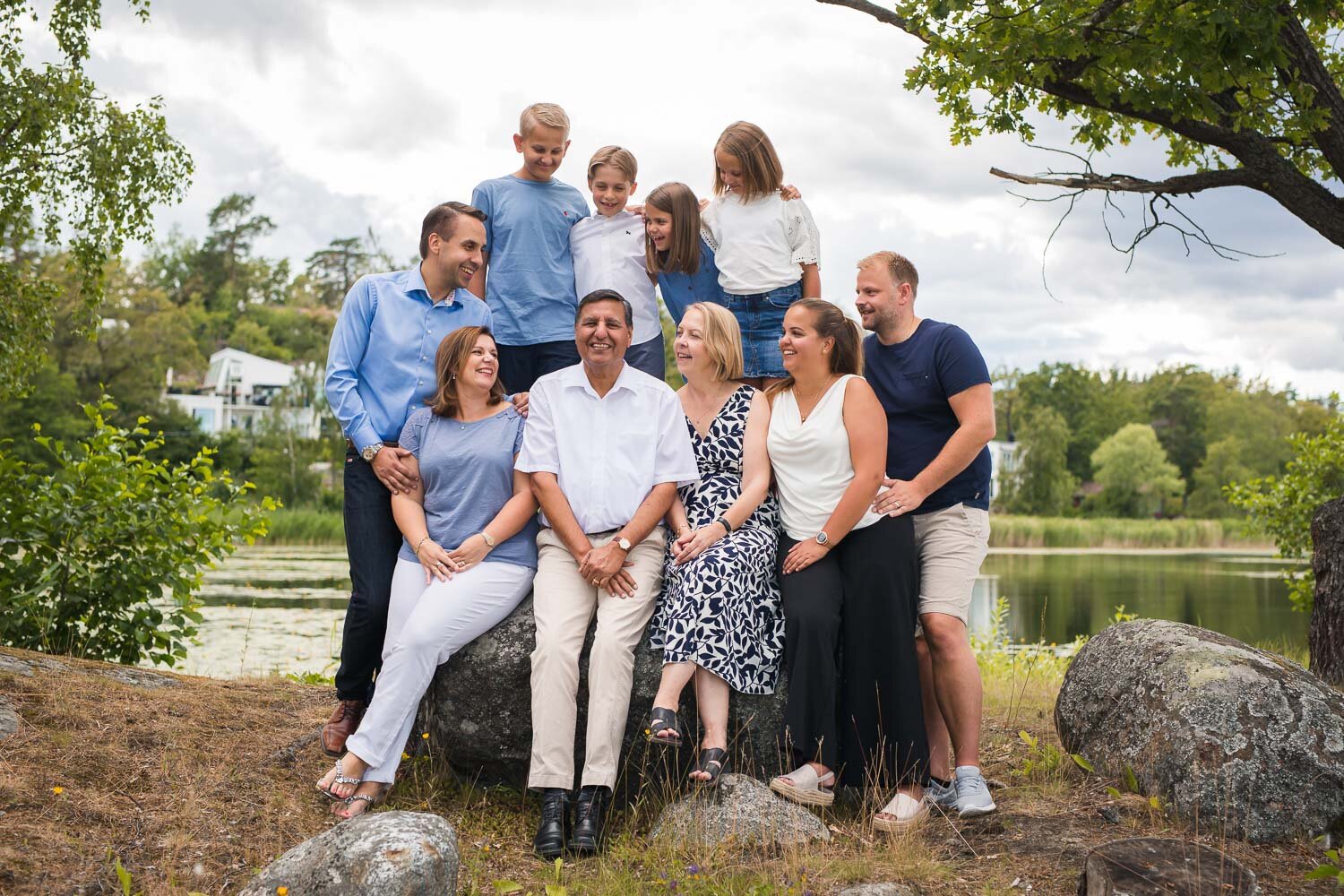 large-family-portrait-by-stockholm-photographer-sandra-jolly-photography.jpg