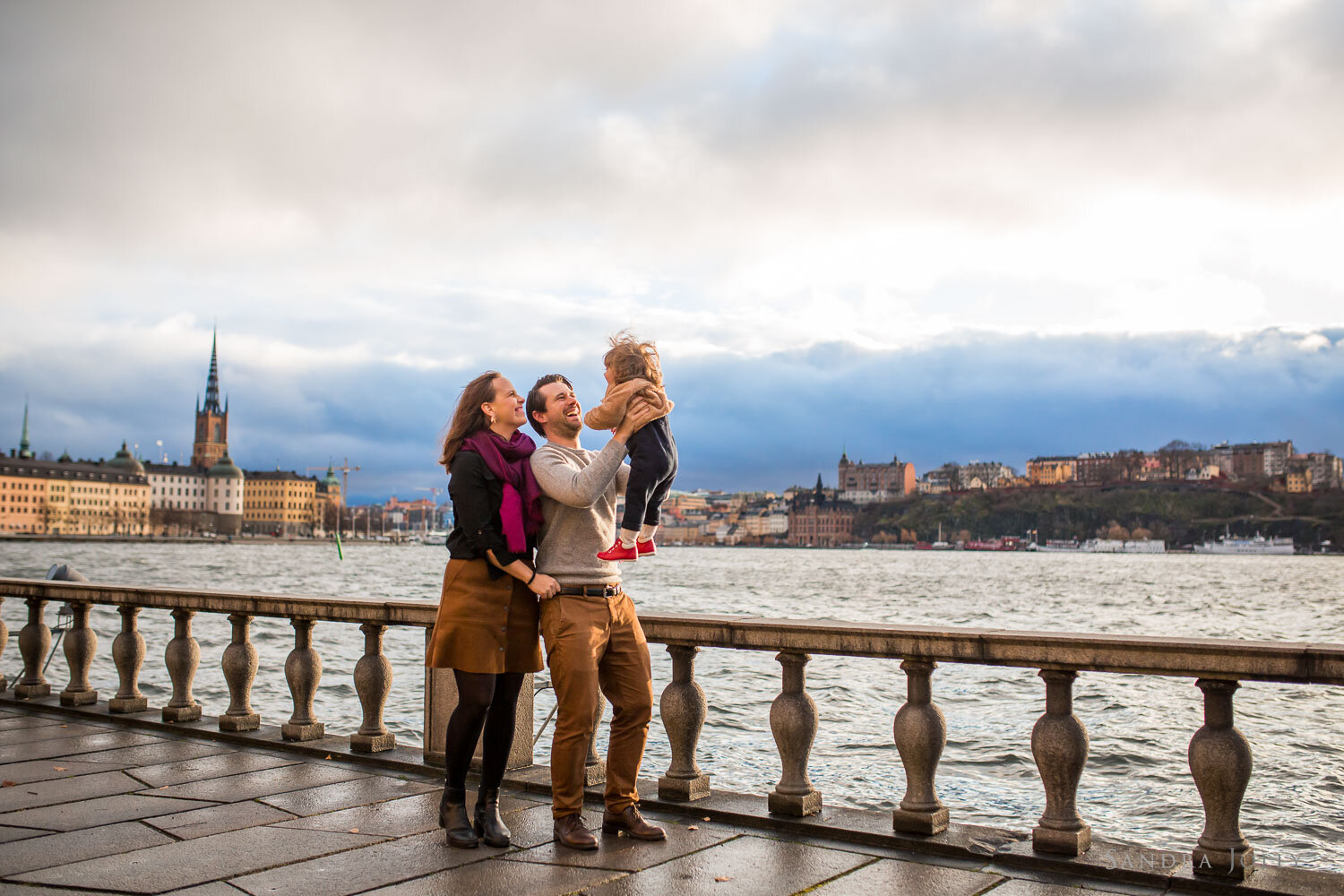 Stadshuset-family-photo-shoot-by-sandra-jolly-photography.jpg