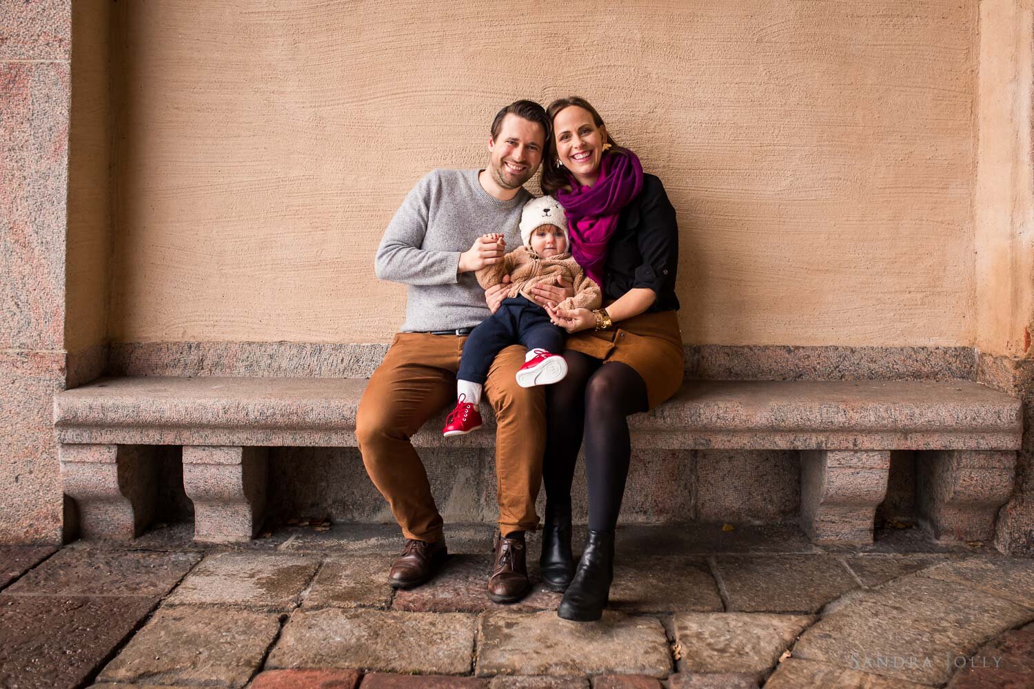 family-photo-session-at-stadshuset-stockholm.jpg