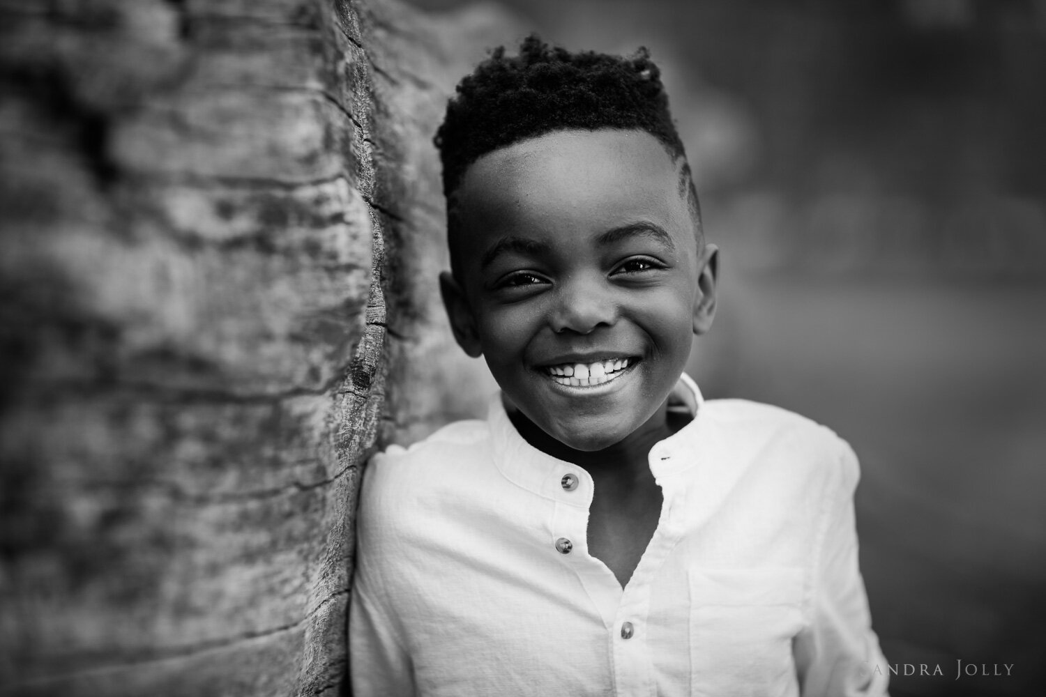 black-and-white-portrait-of-young-boy-by-stockholm-photographer-sandra-jolly.jpg