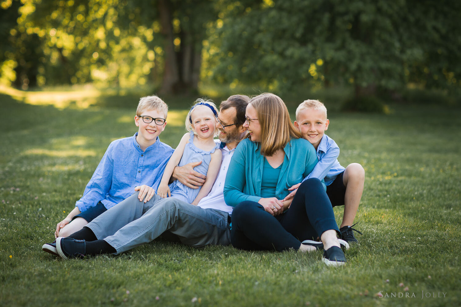 fun-stockholm-family-photo-session-by-sandra-jolly-photography.jpg