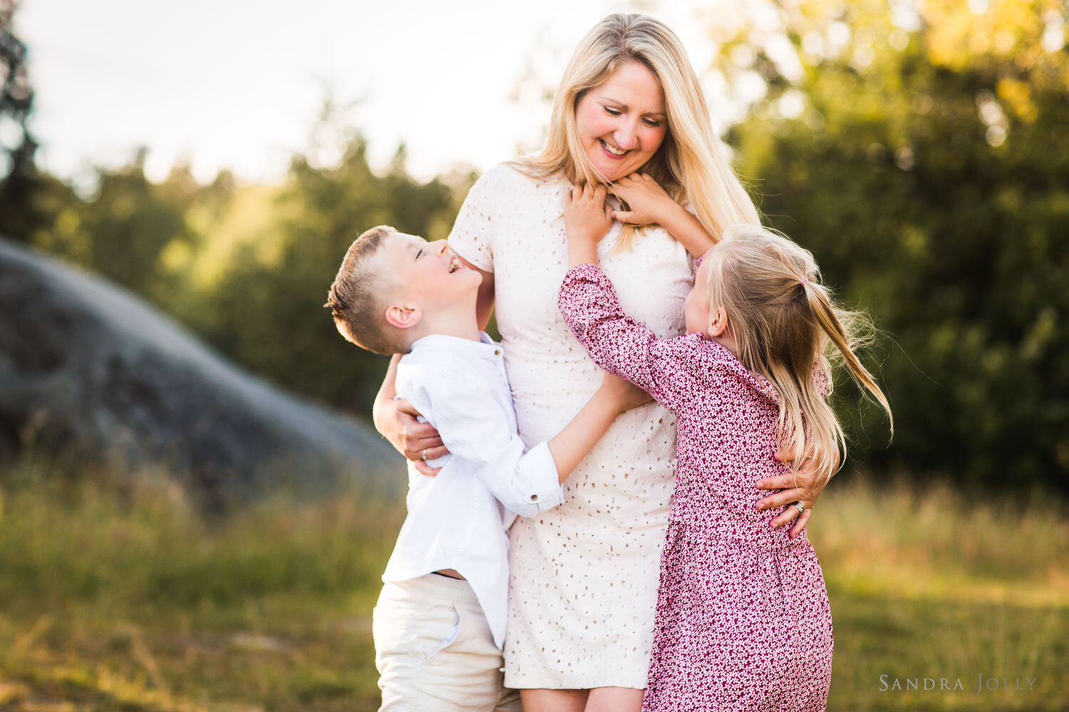 happy-mother-and-children-by-stockholm-family-photographer-sandra-jolly.jpg