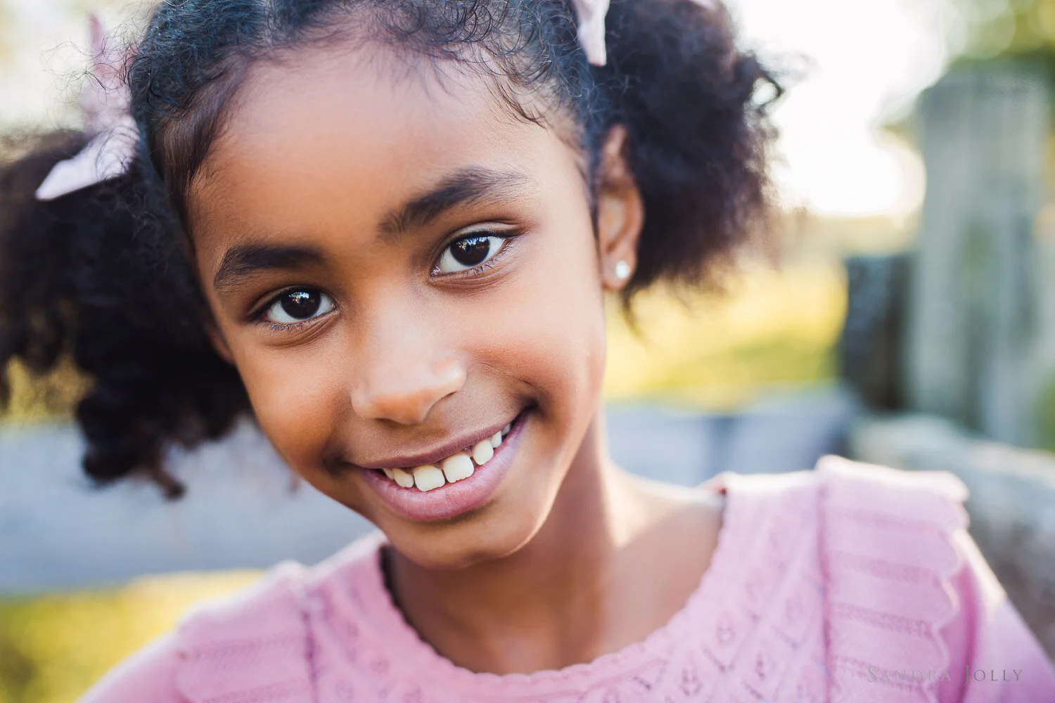 close-up-photo-of-young-girl-by-stockholm-photographer-sandra-jolly-photography.jpg