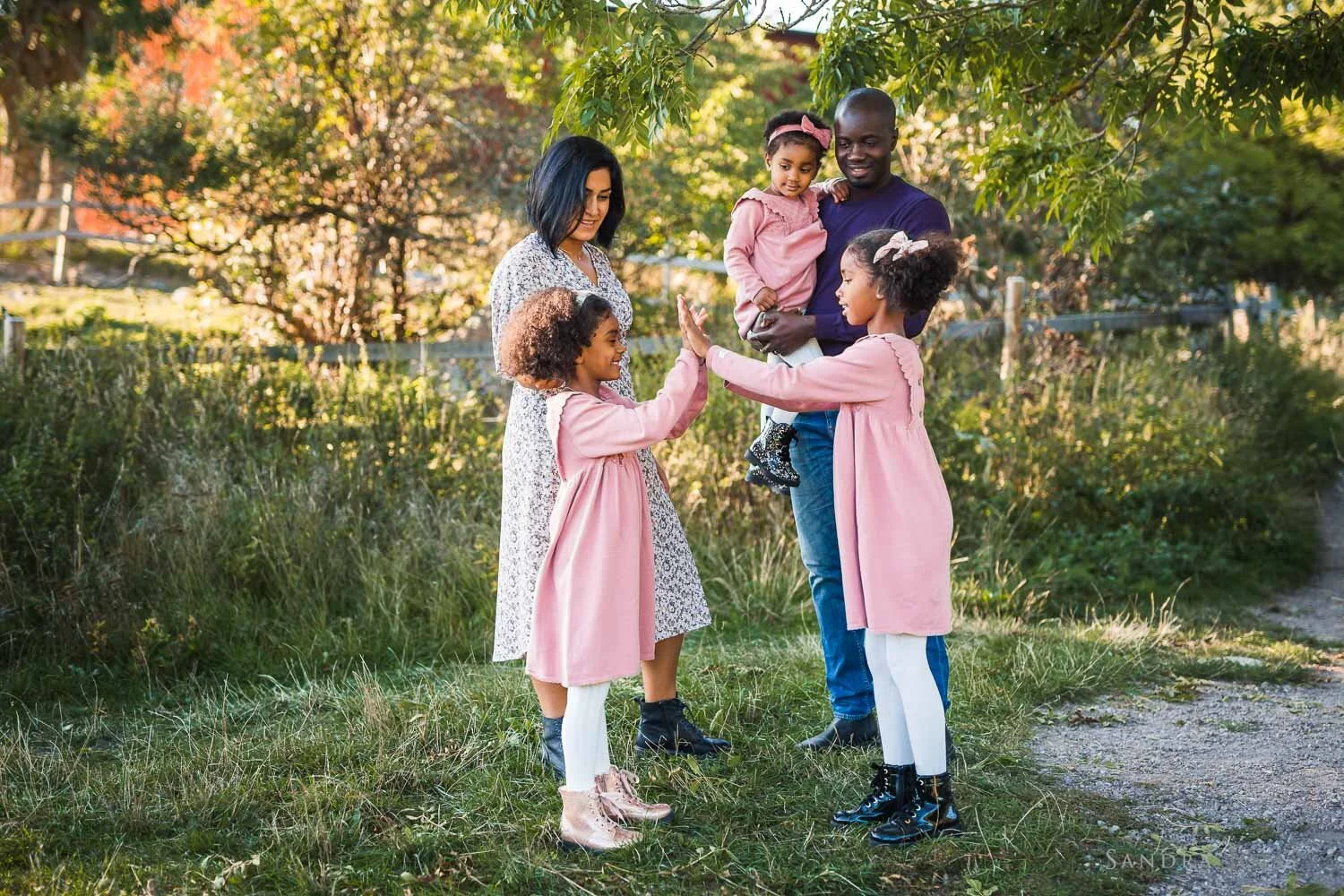 fun-family-photo-session-in-stockholm-by-sandra-jolly-photography.jpg