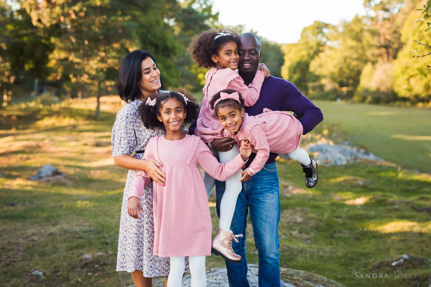 happy-family-photo-session-by-stockholm-photographer-sandra-jolly-photography.jpg