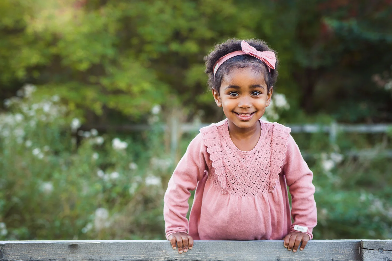 portrait-of-young-girl-by-stockholm-family-photographer-sandra-jolly-photography.jpg