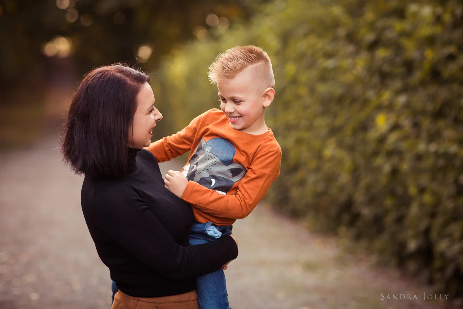 mom-and-son-photo-session-in-stockholm-by-sandra-jolly-photography.jpg