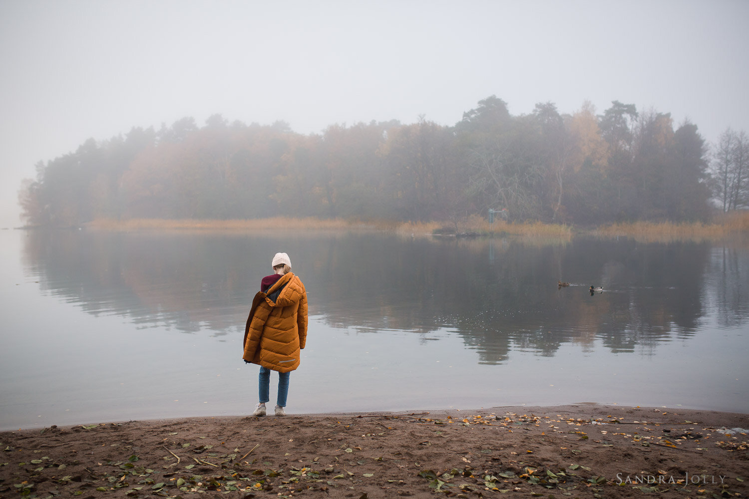 fog-photo-of-girl-by-water-by-family-photographer-sandra-jolly-photography.jpg