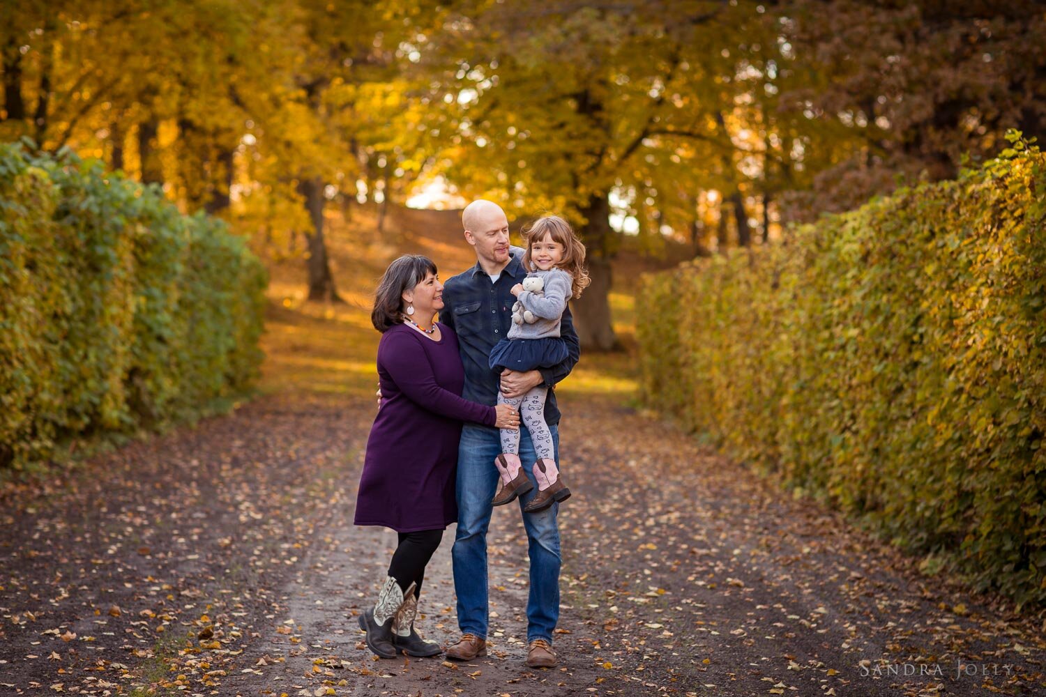 autumn-family-photo-session-atu-ulriksdals-slott-by-stockholm-photographer-sandra-jolly-photography.jpg