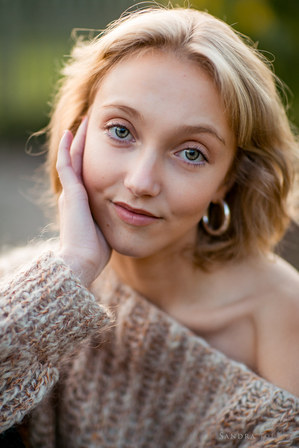 close-up-portrait-of-blonde-teenage-girl-by-sandra-jolly-photography.jpg