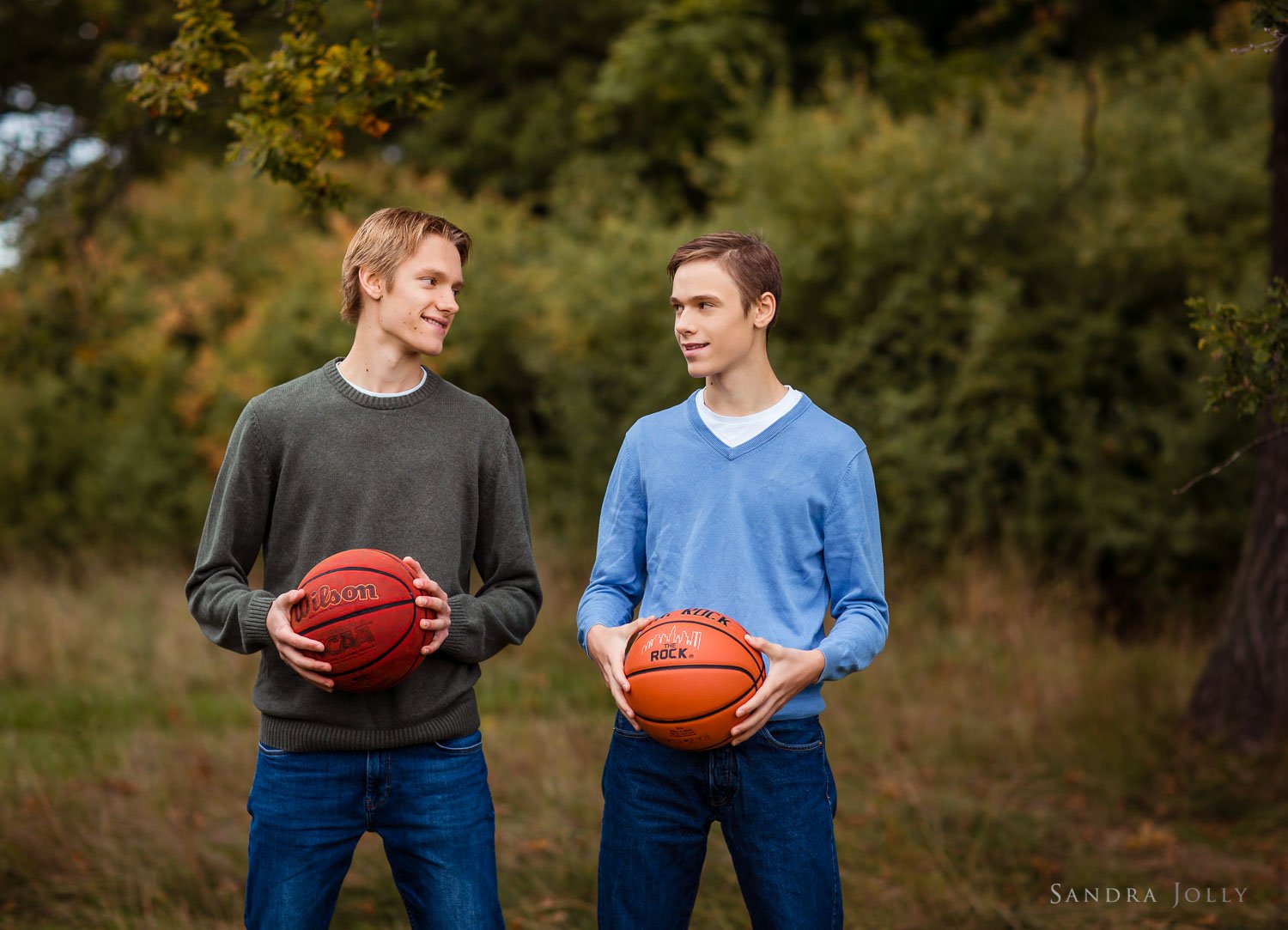 teenage-boys-fun-session-in-stockholm-by-sandra-jolly-photography.jpg