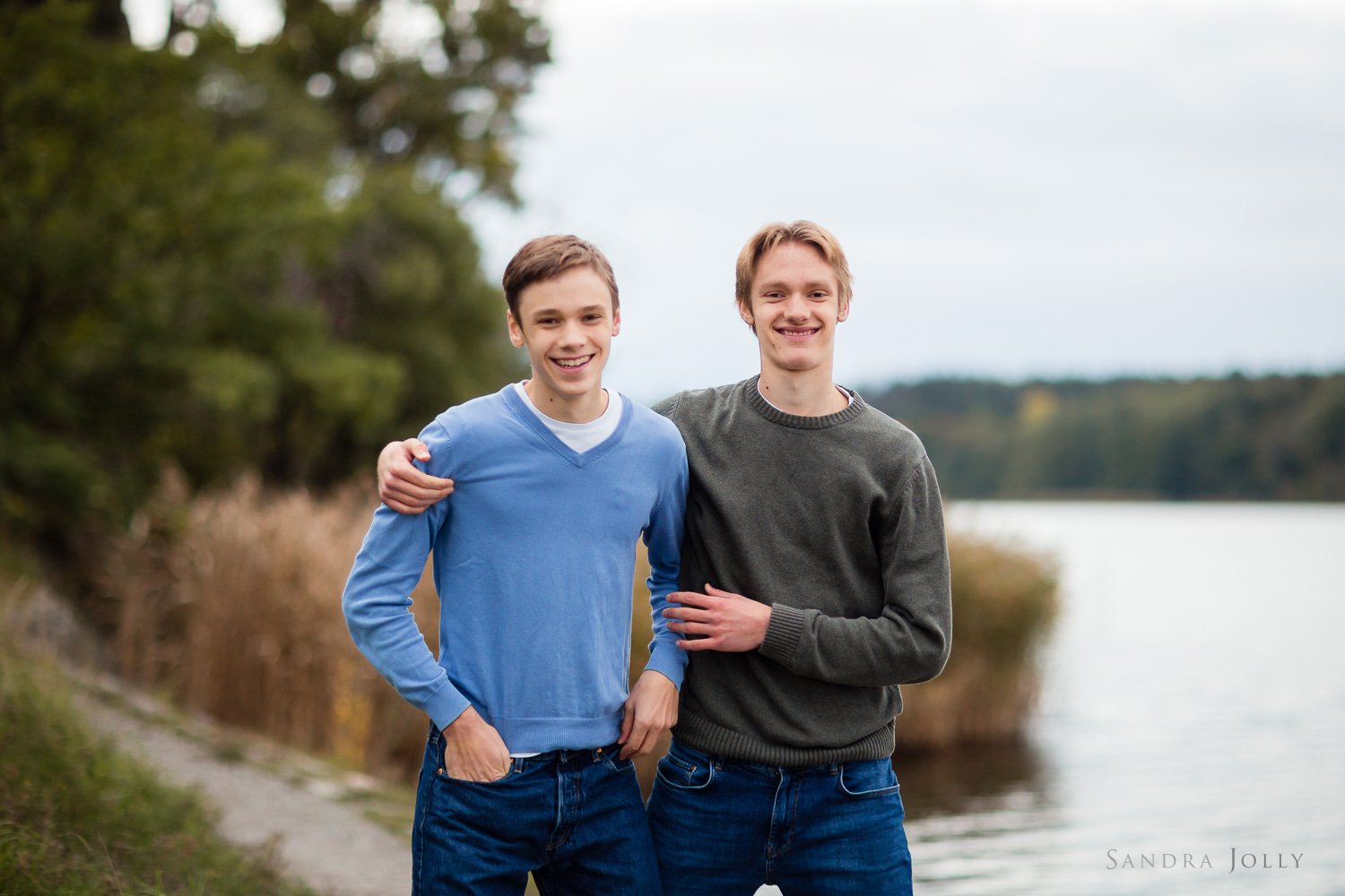 teenage-brothers-photo-session-by-stockholm-family-photographer-sandra-jolly.jpg