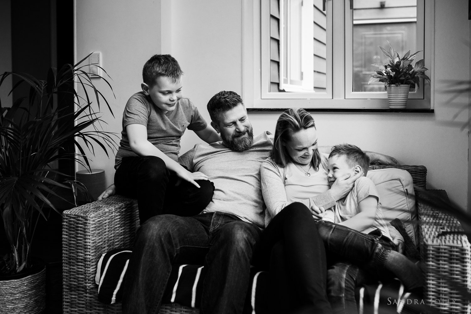 relaxed-lifestyle-family-photo-session-in-stockholm.jpg