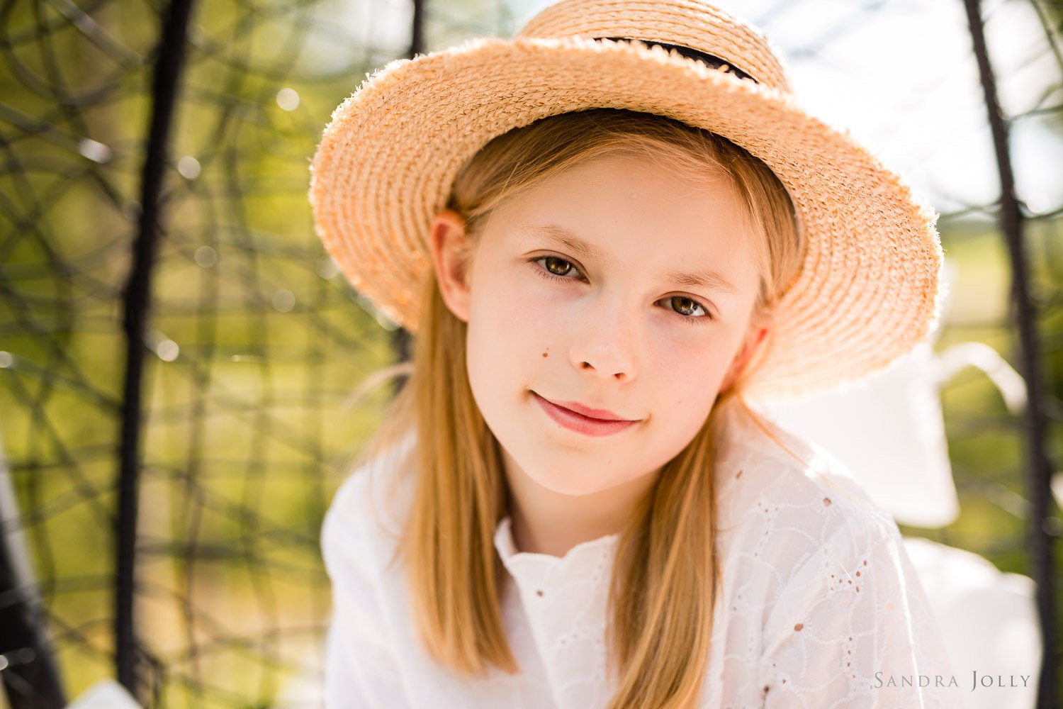 girl-in-straw-hat-by-sandra-jolly-photography-stockholm-photography.jpg