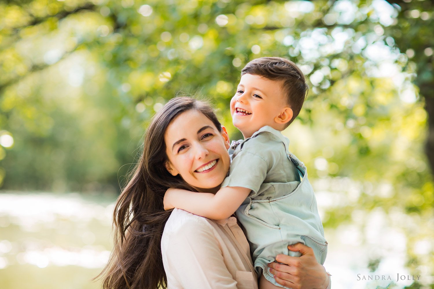 beautiful-mom-and-son-outdoor-summer-photo-session.jpg