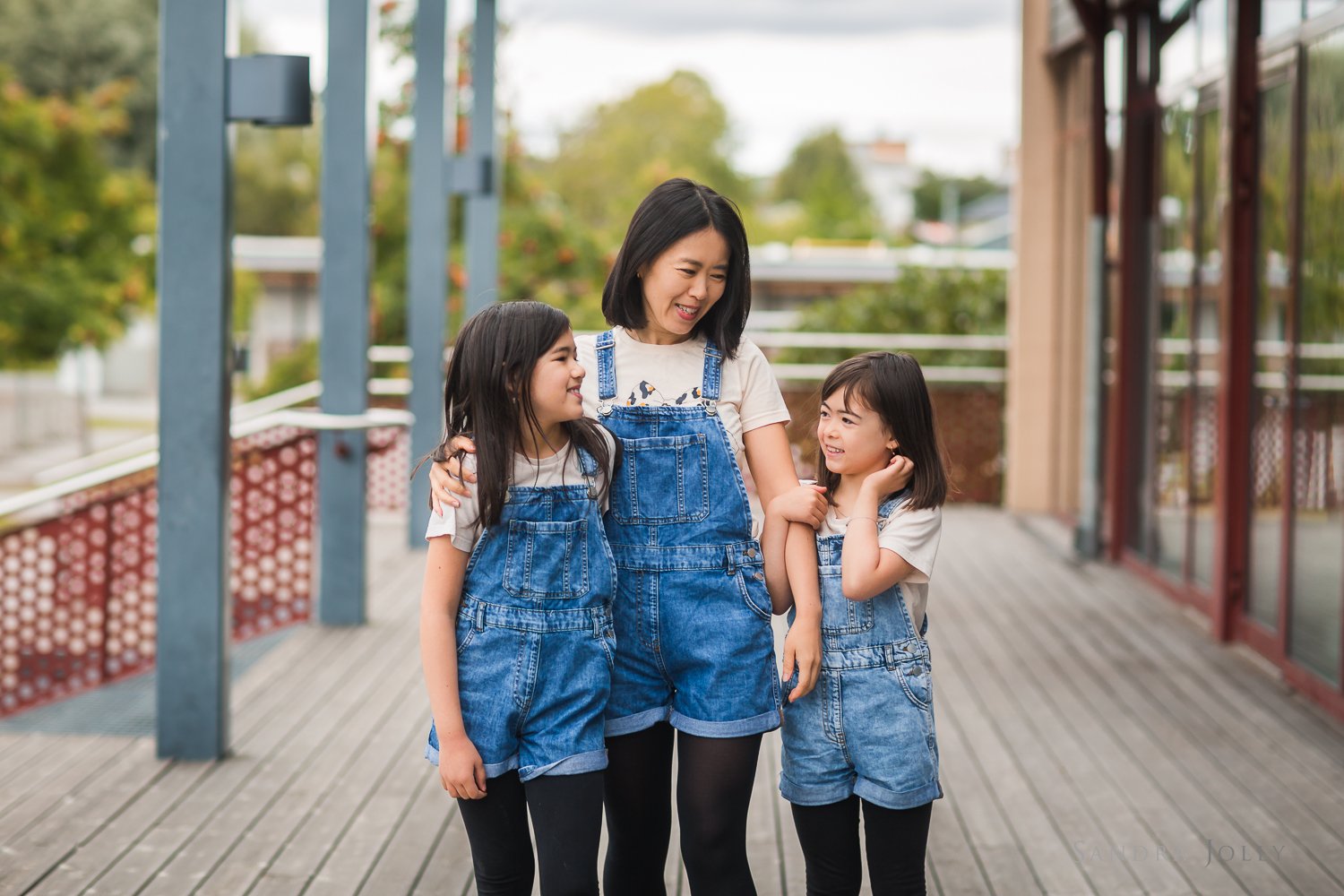 mom-and-daughters-photo-by-sandra-jolly-photography.jpg