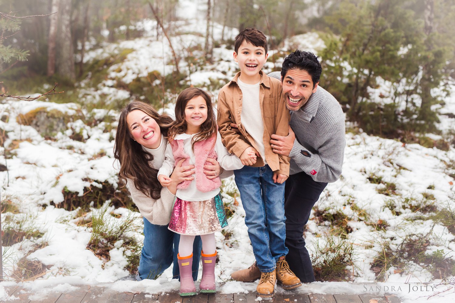family-snow-session-in-stockholm-by-sandra-jolly-photography.jpg