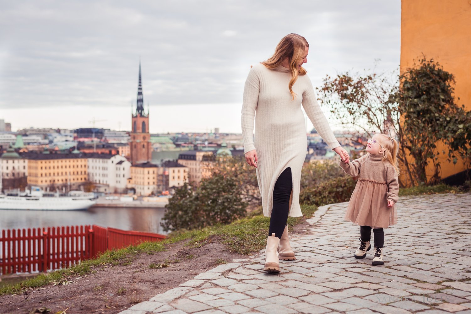 autumn-photo-session-in-stockholm-by-sandra-jolly-photography.jpg