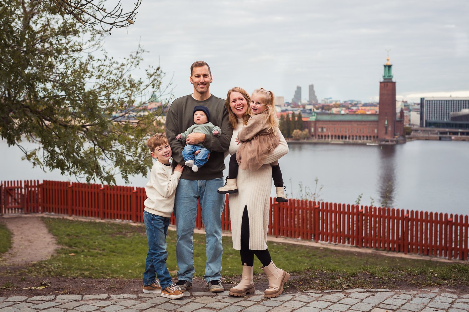 family-photo-session-stockholm-sweden.jpg