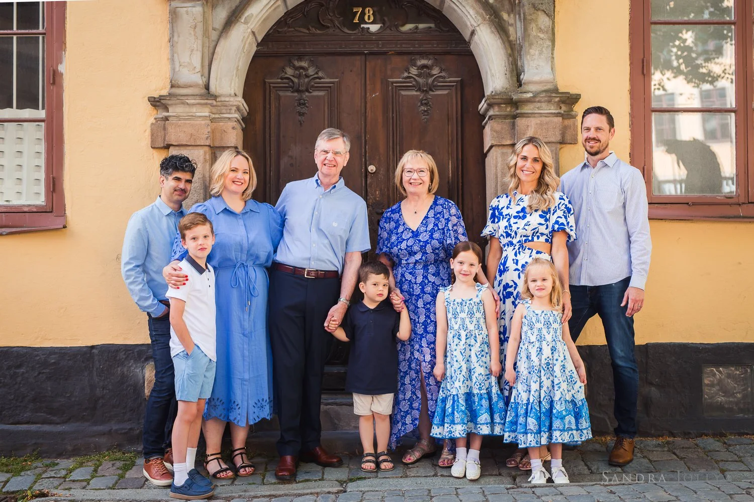 extended-family-photo-session-in-stockholm.jpg