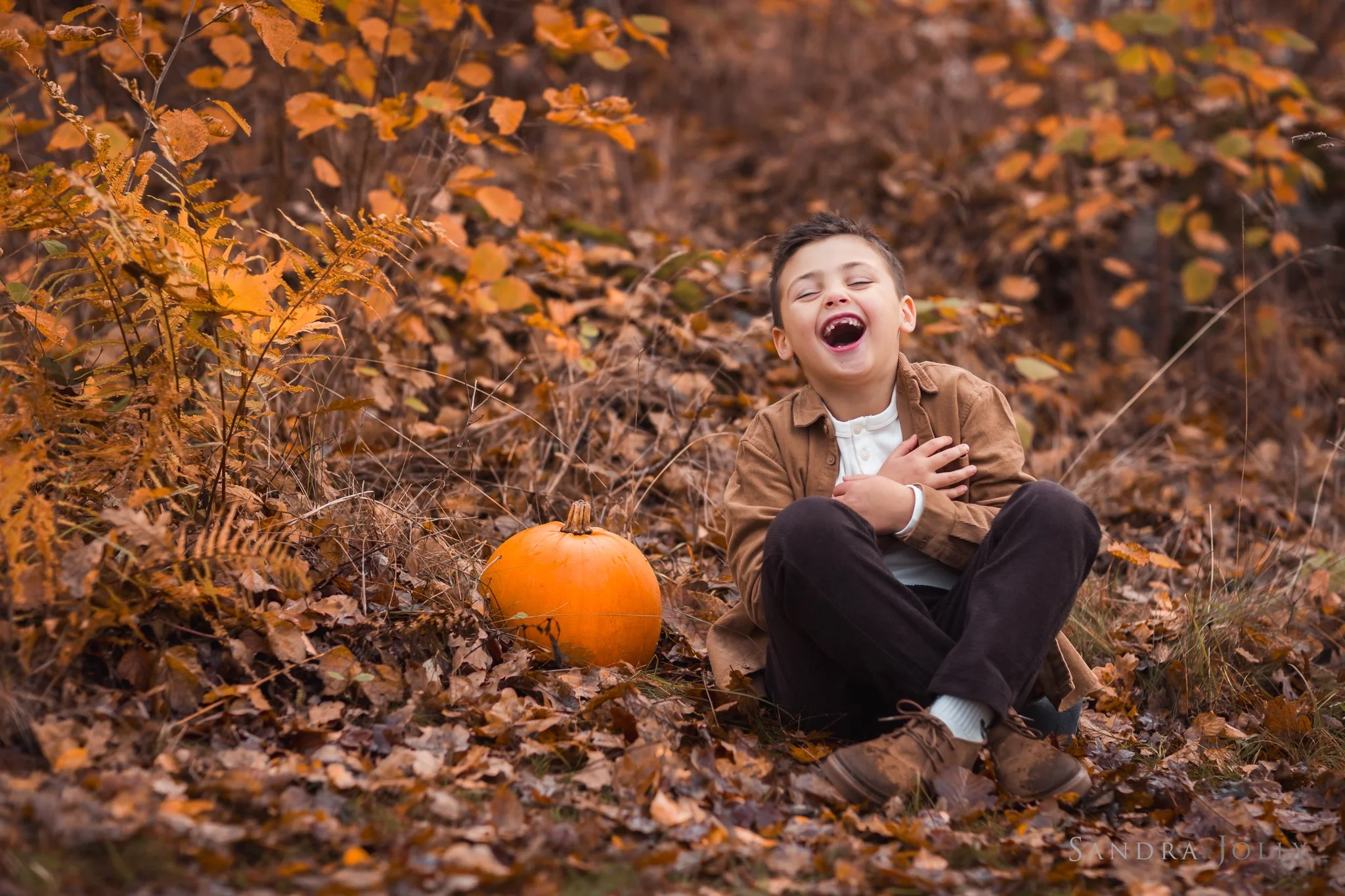 happy-boy-in-autumn-setting-26.jpg