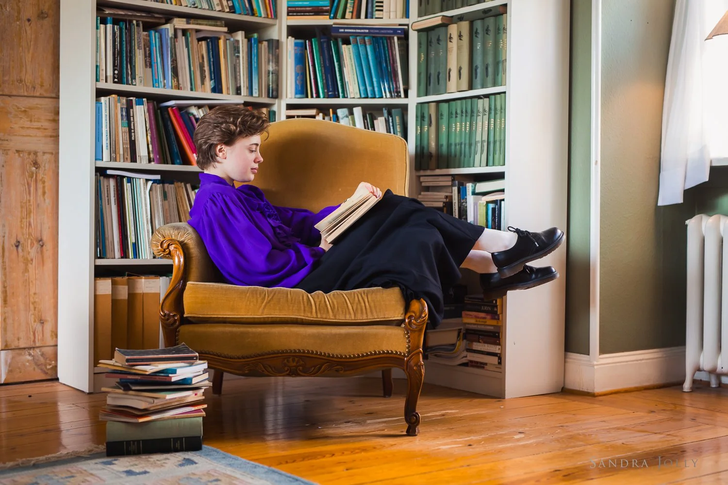 old-fashioned-library-with-girl-reading.jpg