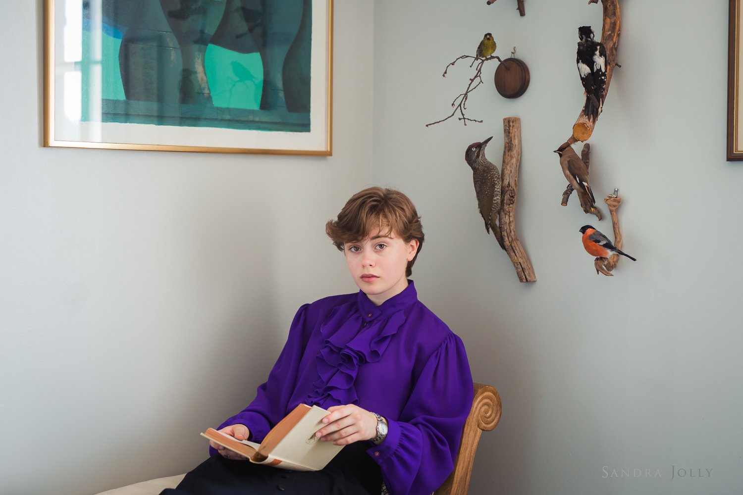 portrai-of-teengage-girl-reading.jpg