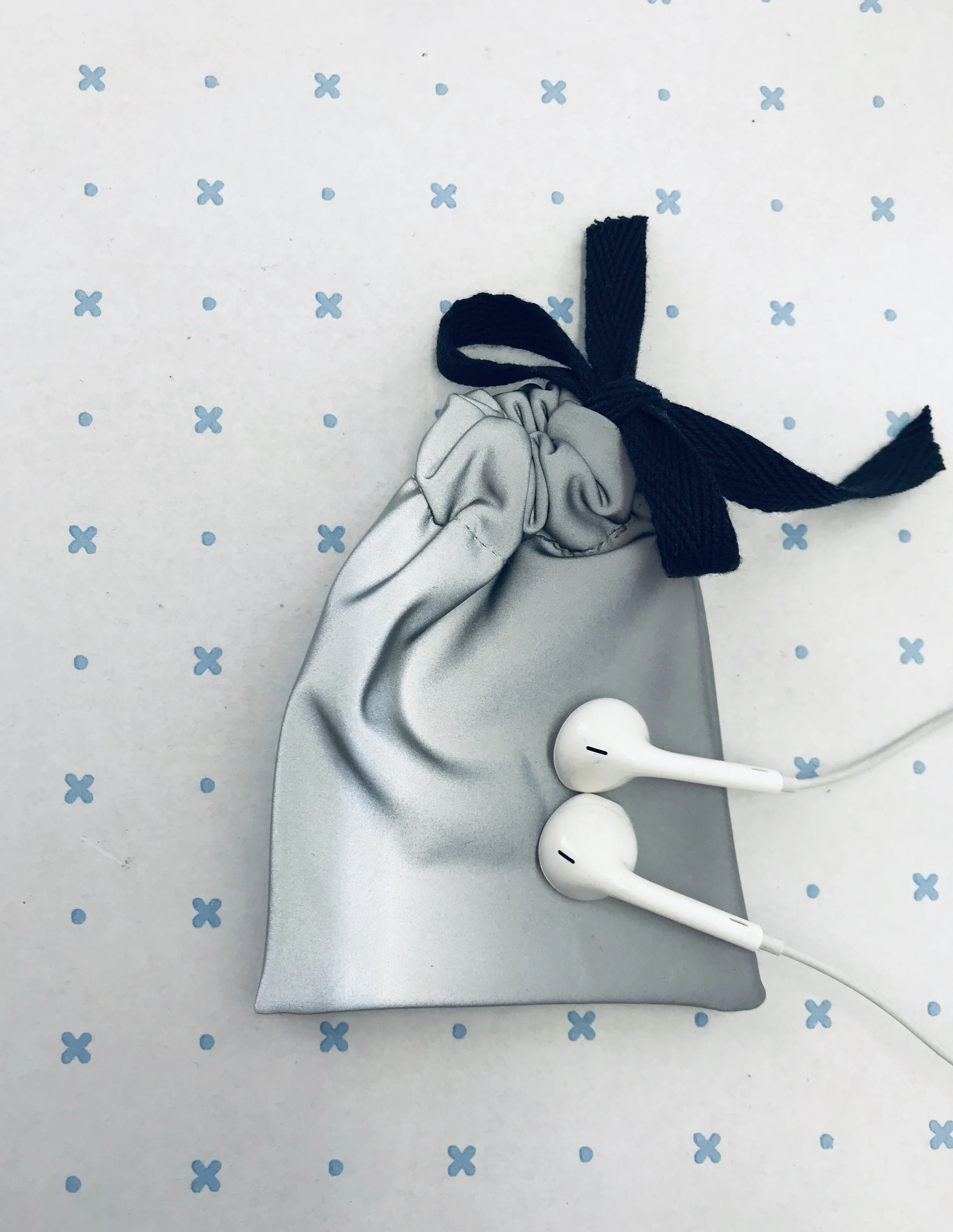 Diamond Life Earphone Pouch