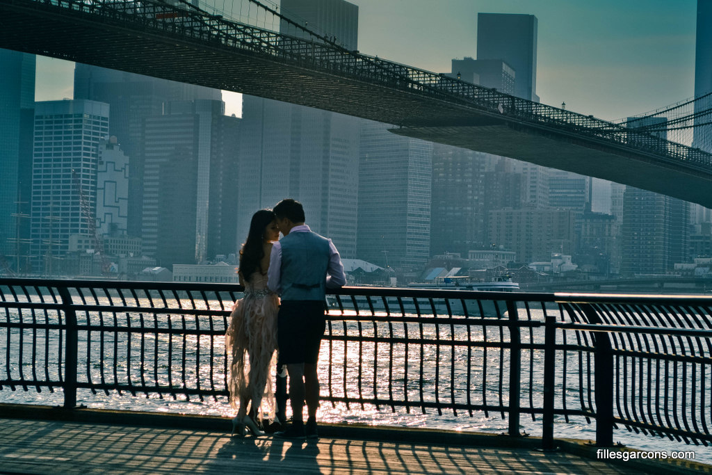 One of the many couples who gathered to take photos