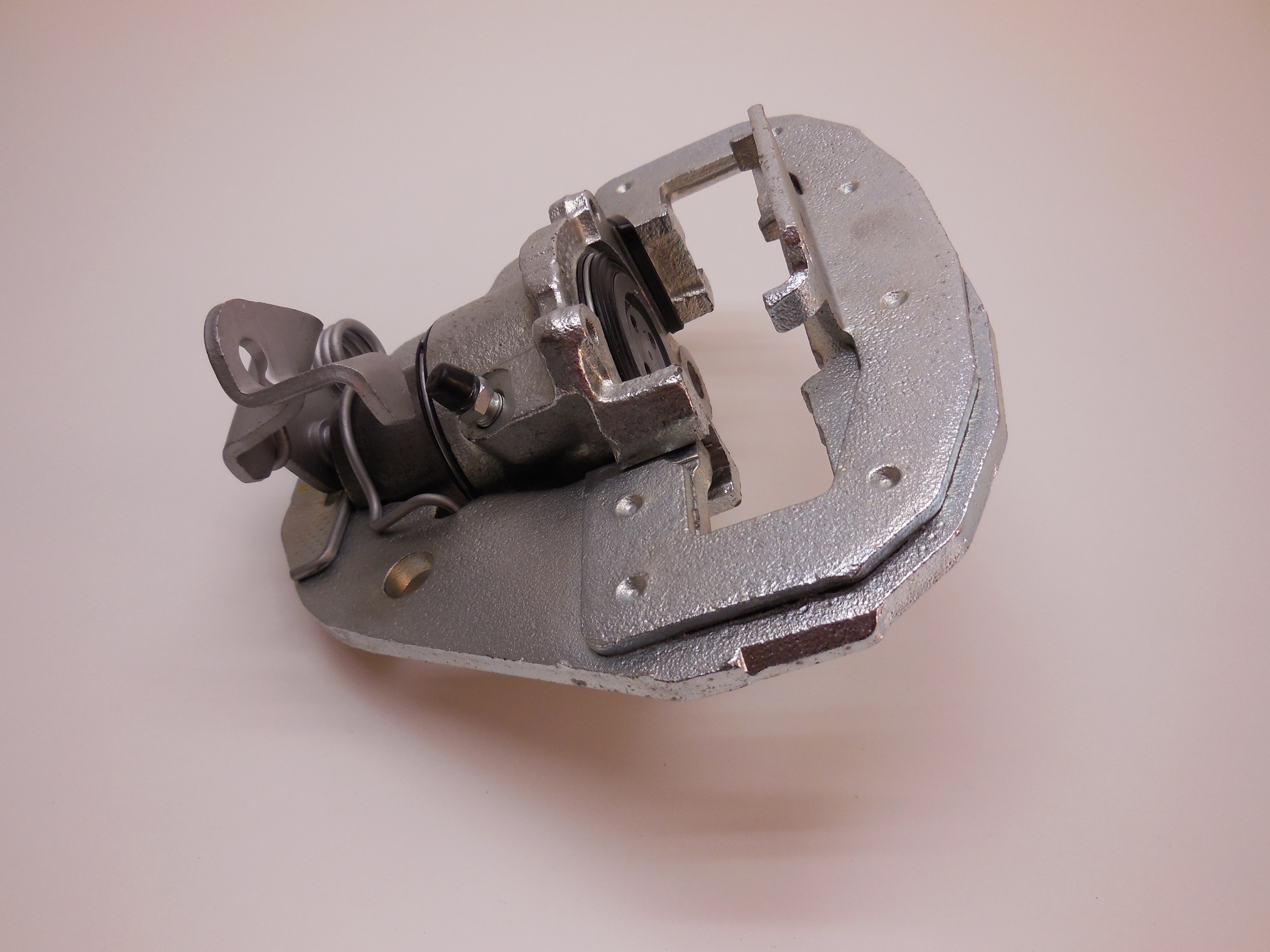Brake Caliper Right and Left Häggo Nr: 153 6087-804 (right) häggo nr: 153 6087-803 (Left) PRICE: 3900 SEK (each)