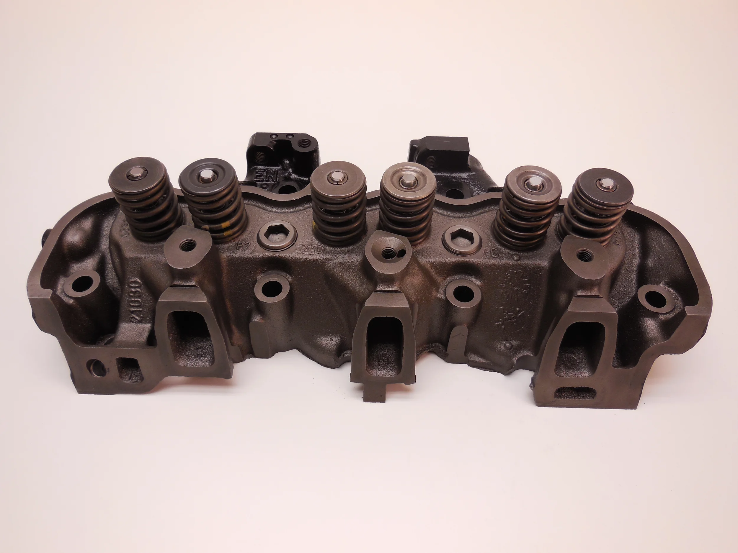 Renovated Cylinder Head for Lead free gasoline Häggo Nr: 453 7091-084 price: 13 500 sek