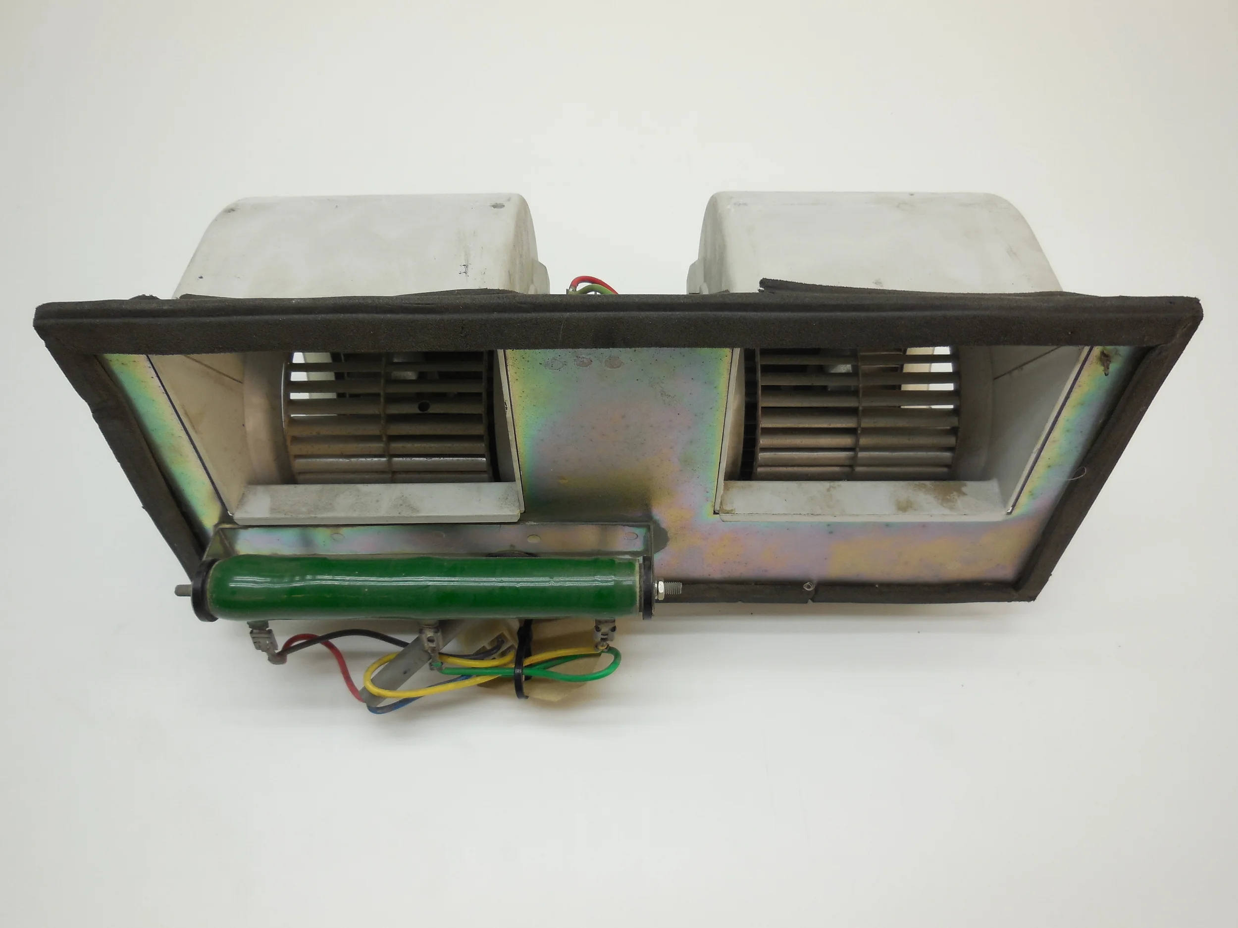 heater fan (used) new motor häggo Nr: 153 6150-647 blast Nr: 100 401 083 price: 8300 sek