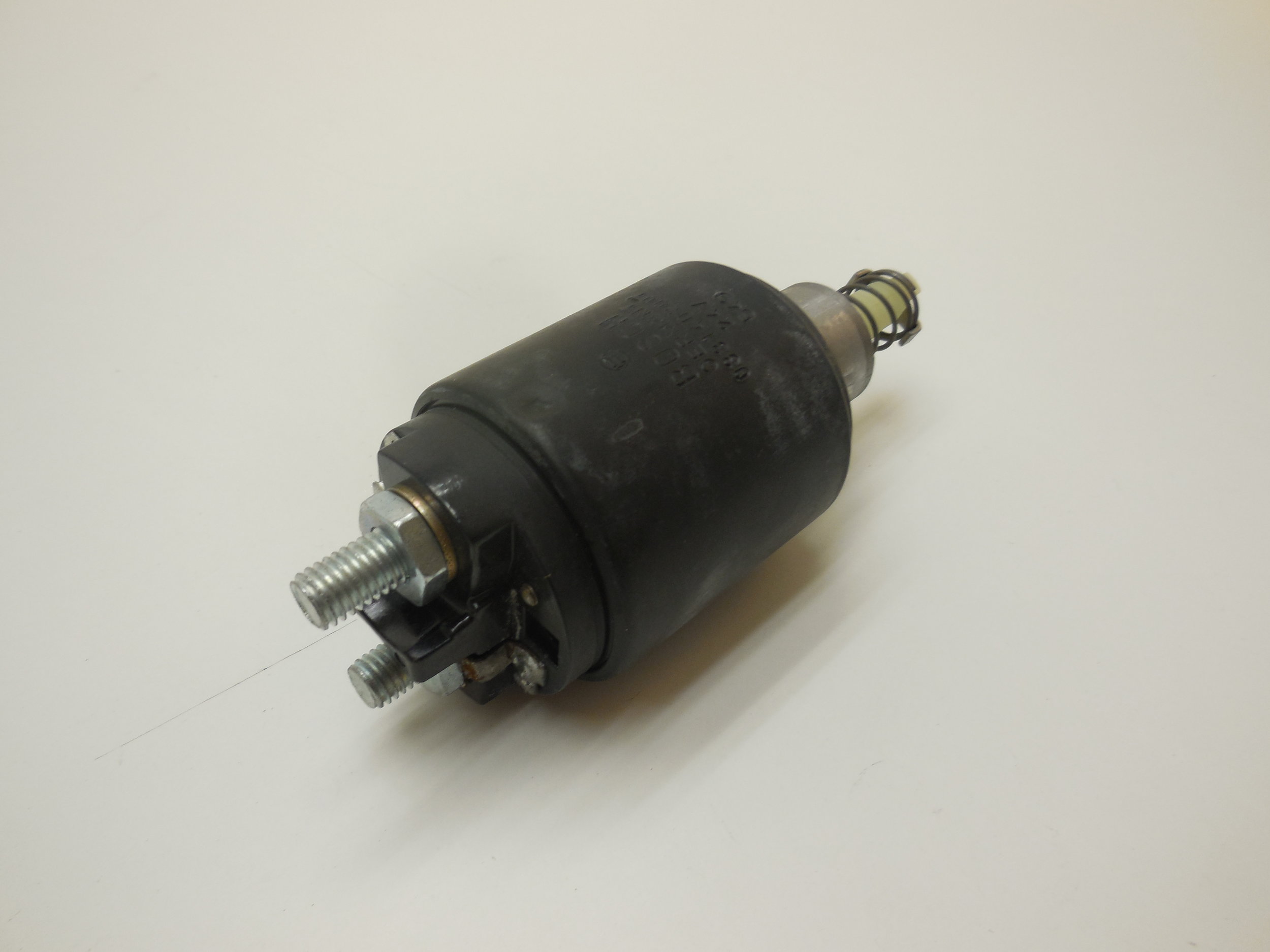 solenoid switch Mb nr: 000 152 43 10 Bosch nr: 0331402007 price: 350 Sek