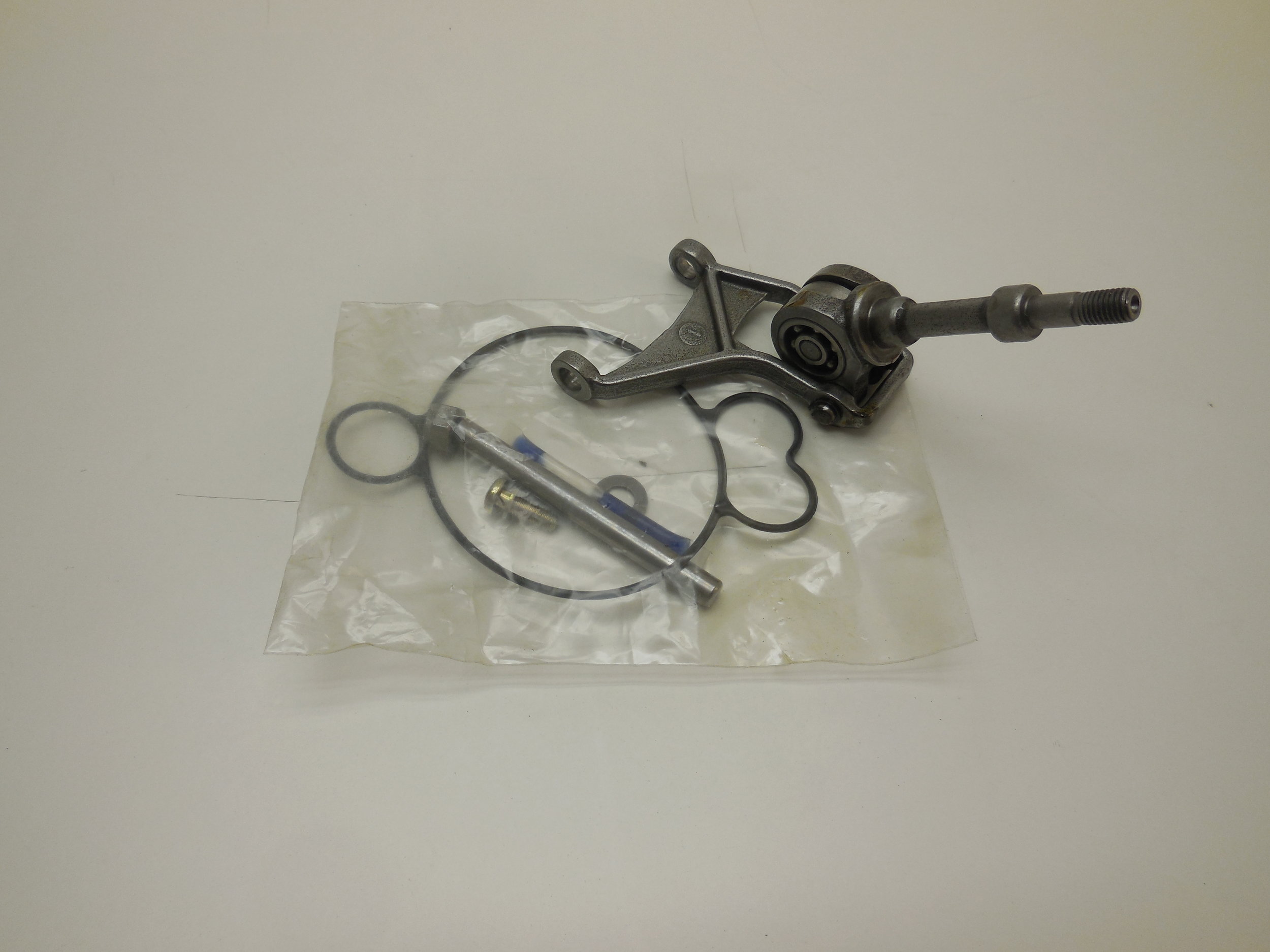 Vacuum pump repair kit 2 Mb nr: 000 586 18 23 price: 1000 Sek