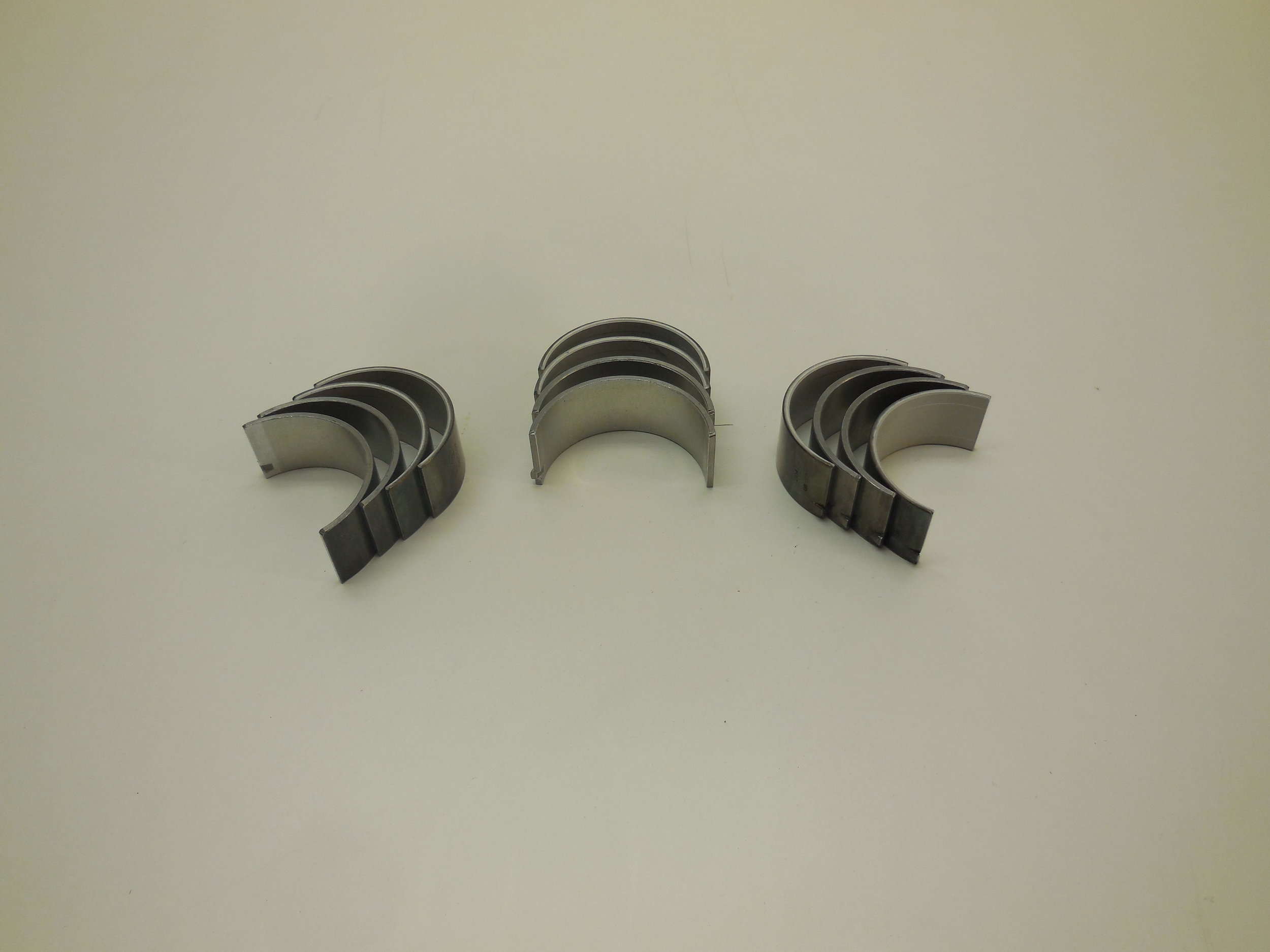 Crankshaft bearings Mb nr: 603 030 22 60 price: 900 Sek Sek