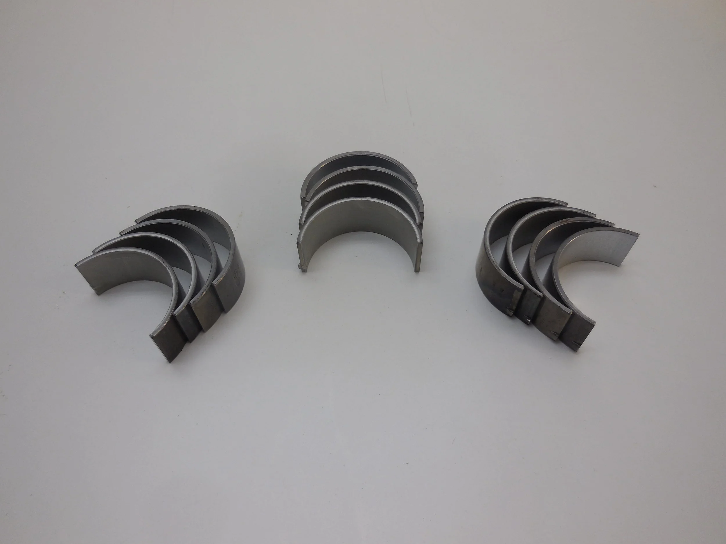 Crakshaft bearings Mb nr: 603 030 24 60 price: 800 Sek