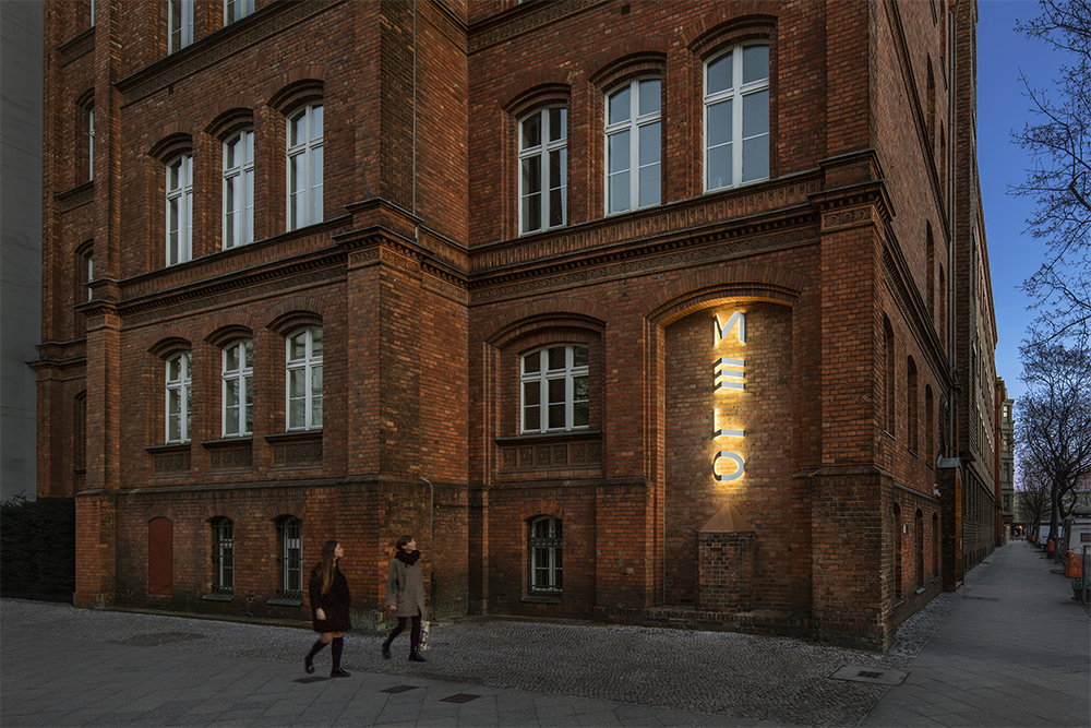 Melo_sign_Berlin_Studio De Schutter_4_b.jpg