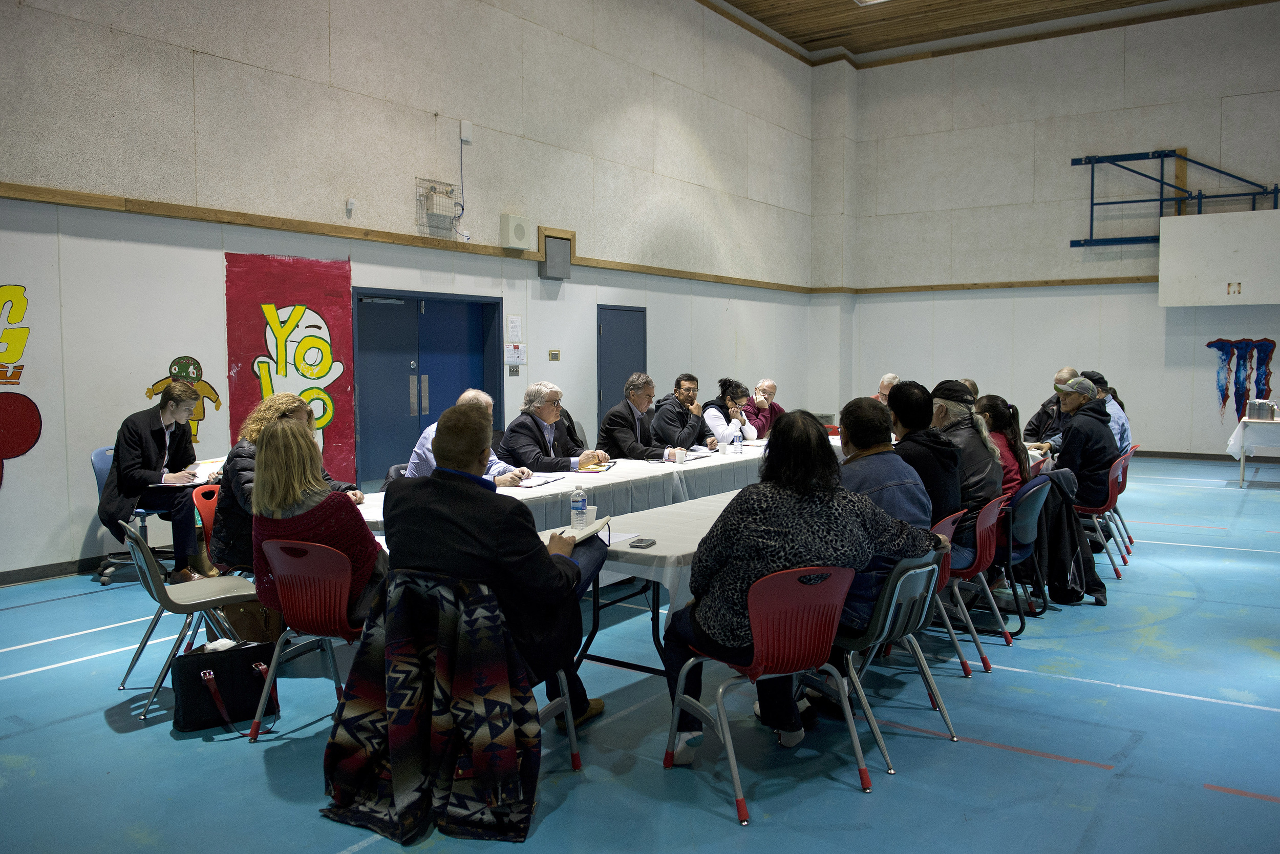 Premier meets with Lubicon Chief 45046a.jpg