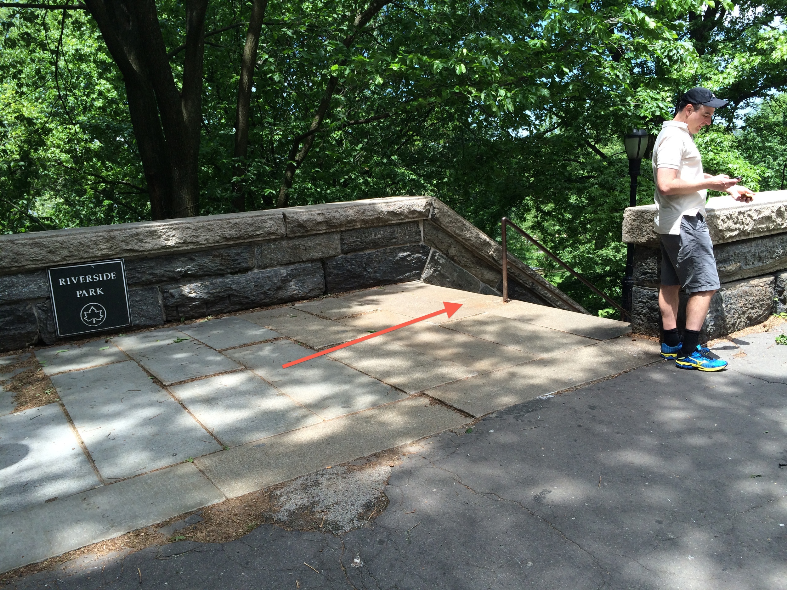 Enter Riverside Park at 103 Street.
