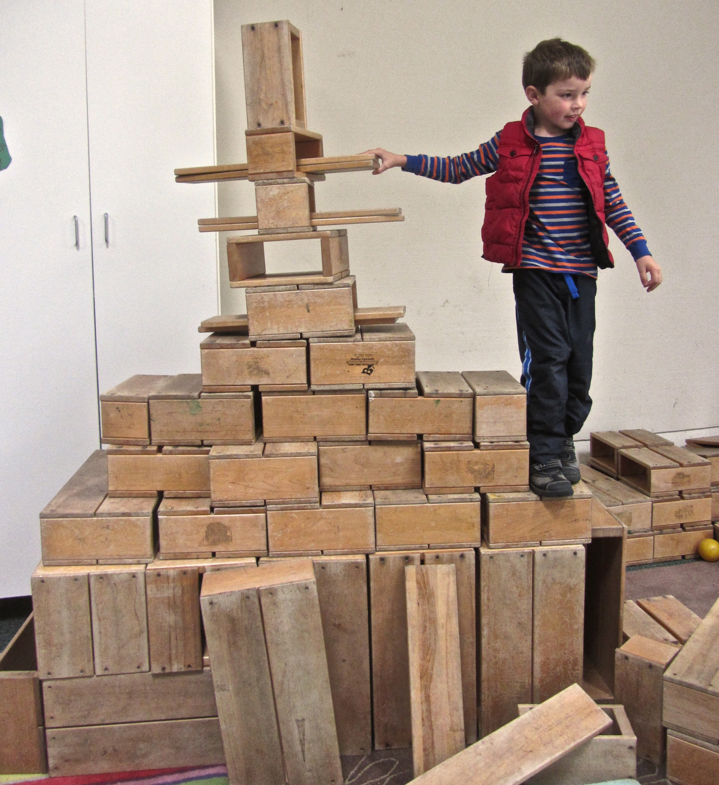 The large scale and weight of these blocks make them a great gross motor challenge and help increase spatial awareness.