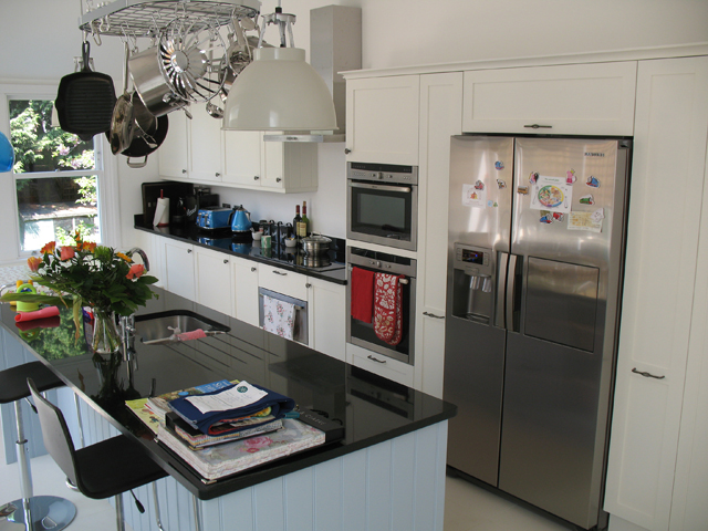 full-kitchen-from-door-side1.jpg